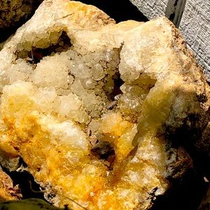 2 MEDIUM 3-5” BREAK YOUR OWN GEODES